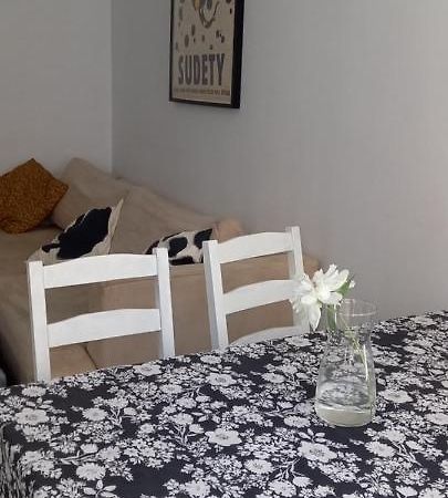 Na Lesnej Apartment โควารี ภายนอก รูปภาพ