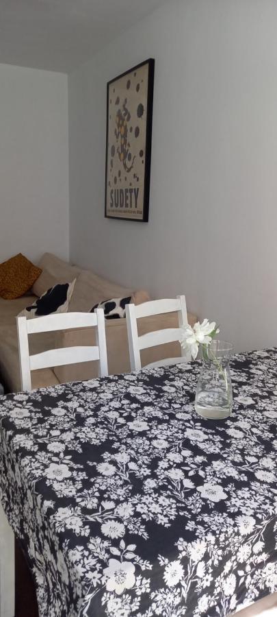 Na Lesnej Apartment โควารี ภายนอก รูปภาพ